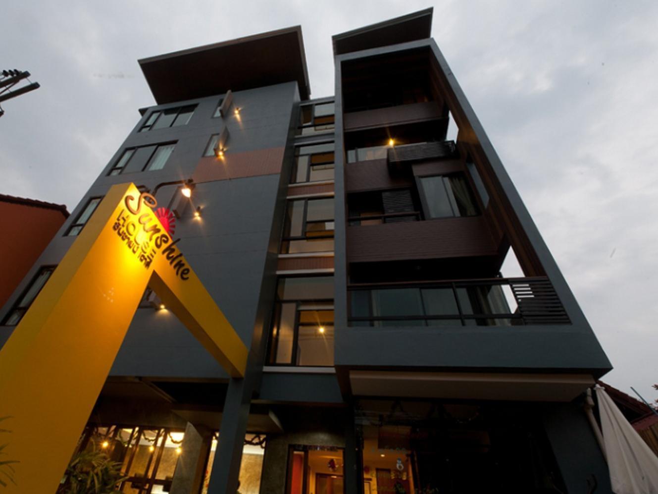 Oyo 233 Sunshine House Hotel Chiang Mai Exterior photo