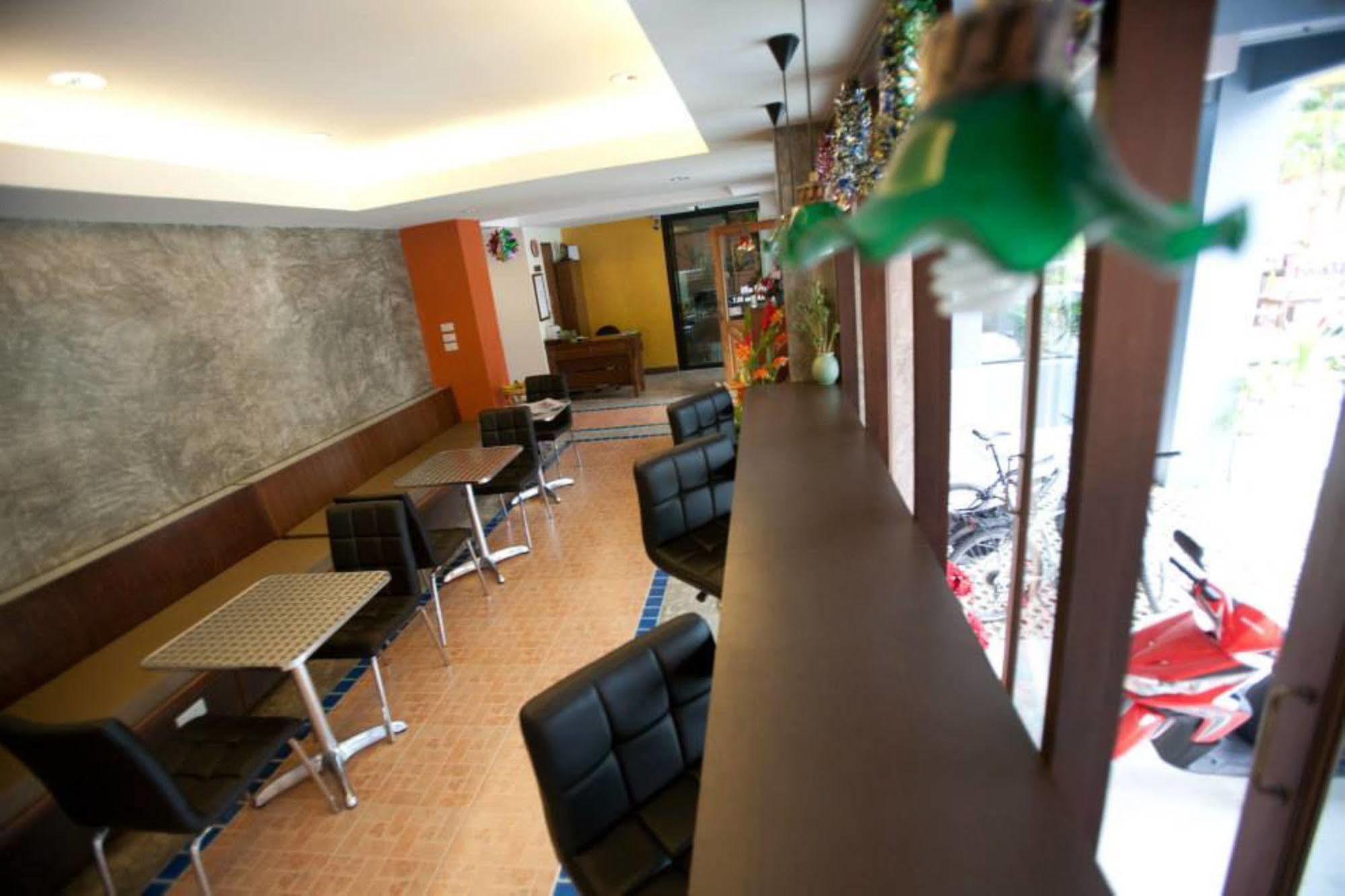 Oyo 233 Sunshine House Hotel Chiang Mai Exterior photo