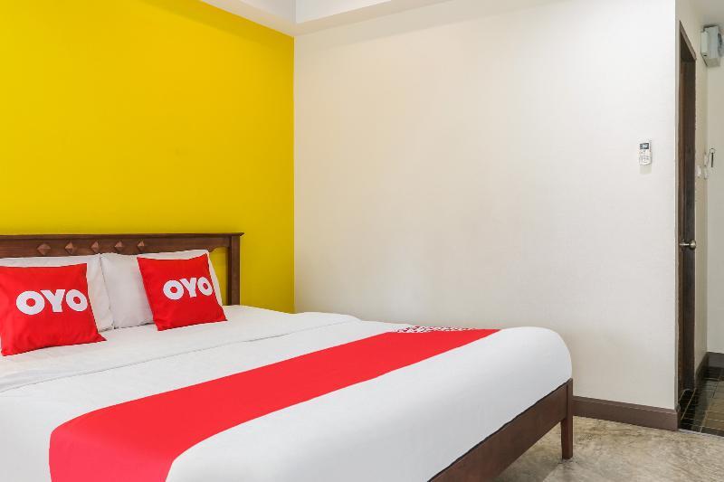 Oyo 233 Sunshine House Hotel Chiang Mai Exterior photo